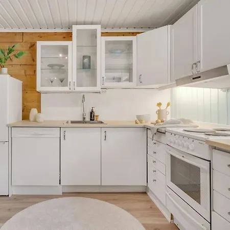 Central With Balcony, Self-check In & Private Entrance * Bergen