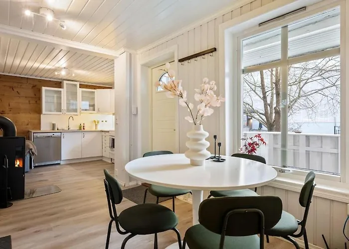 Central With Balcony, Self-check In & Private Entrance *