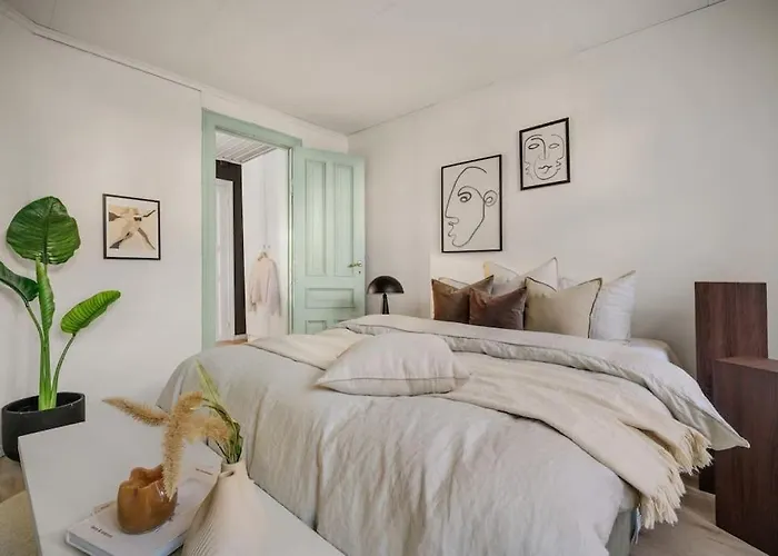 Appartement Central With Balcony, Self-check In & Private Entrance