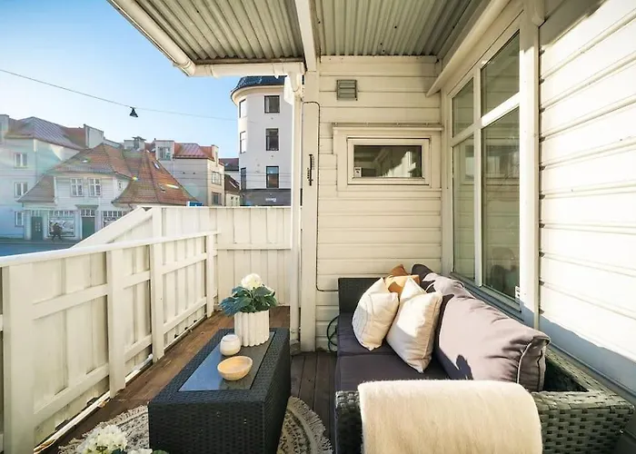 Central With Balcony, Self-check In & Private Entrance Appartement