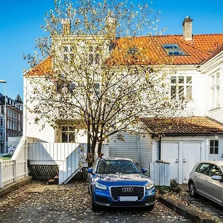 Central With Balcony, Self-check In & Private Entrance Daire *