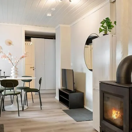 Central With Balcony, Self-check In & Private Entrance Daire