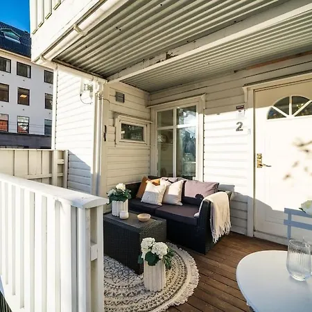 Daire Central With Balcony, Self-check In & Private Entrance *