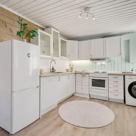 Central With Balcony, Self-check In & Private Entrance Daire
